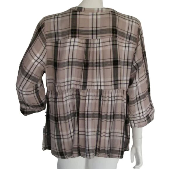 TORRID Top, 2/2XL, Tan Plaid, Roll Cuffs/Strap, Cloth covered buttons - Picture 7 of 12